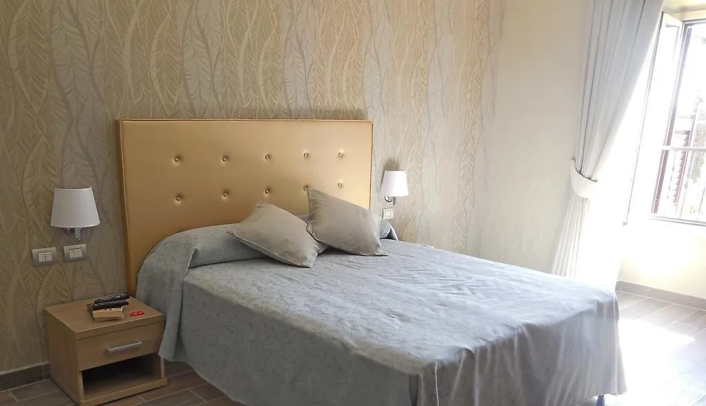 *** Guest house Domus Laurae Hotel Rome Italy