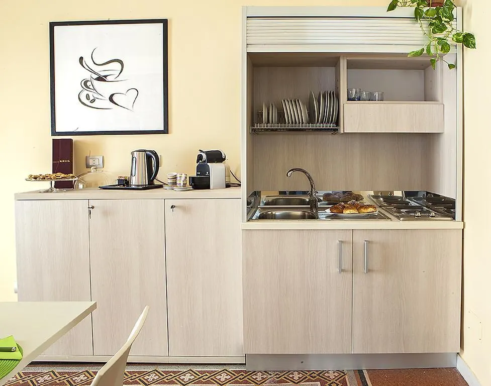 *** Guest house Domus Laurae Hotel Rome Italy