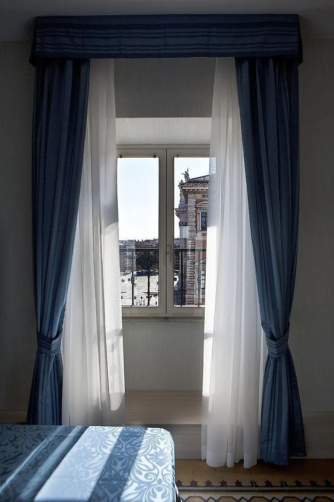 Domus Laurae Hotel Rome 3*,